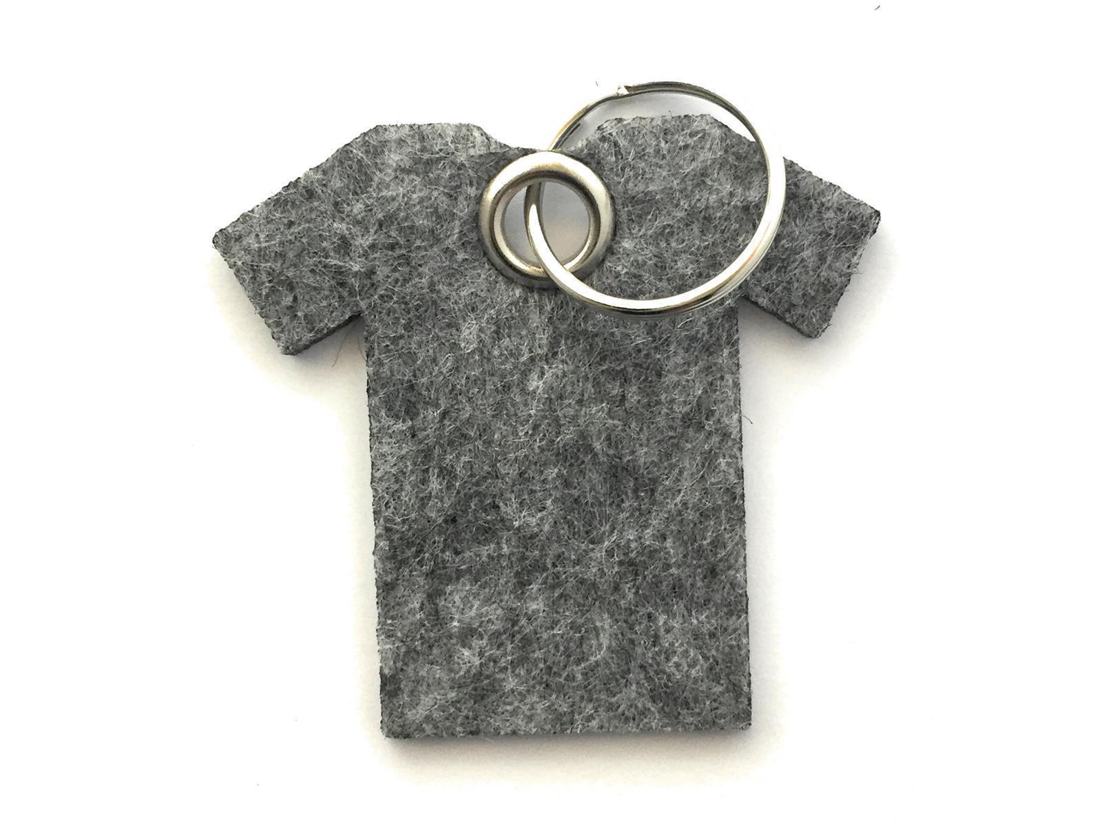 T-Shirt - Schlüsselanhänger Filz in grau meliert mit Druck 1-fbg