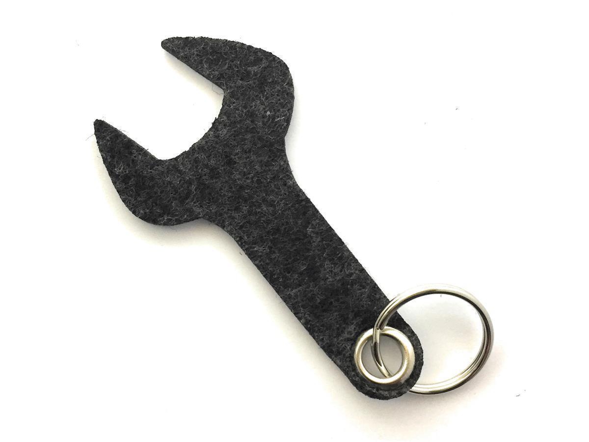 Schraubenschlüssel - Schlüsselanhänger Filz in schwarz meliert